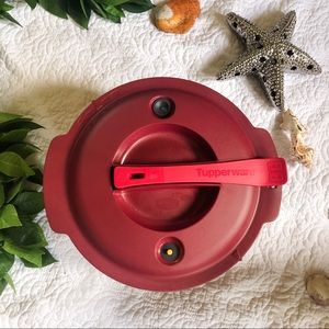 Tupperware Microwave Pressure Cooker - New in Box